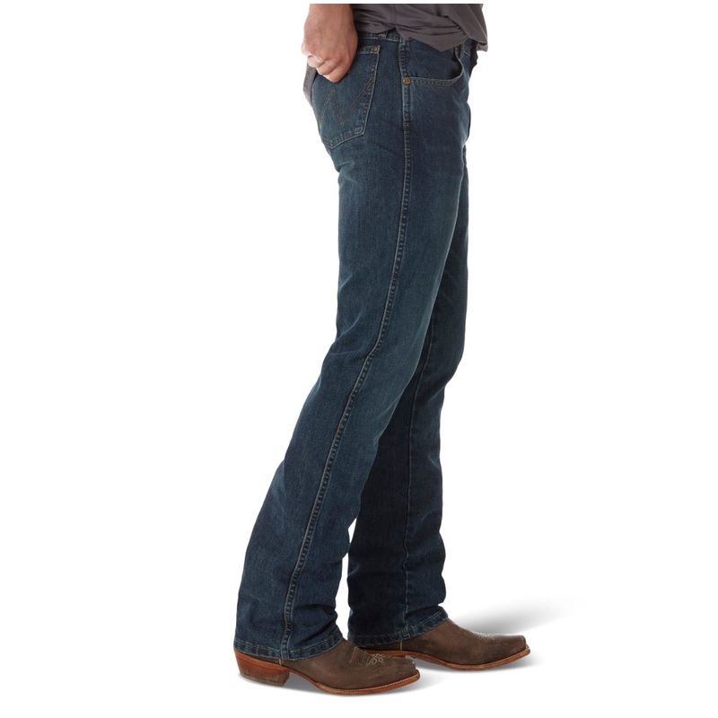 77MWZRW Wrangler Men’s Retro Slim Fit Boot Cut Jeans – River Wash