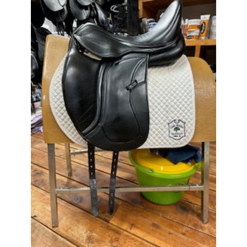 2022 Maxflex Bella Dressage Saddle – 18″