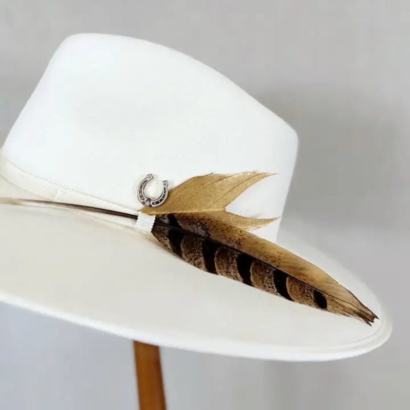 “Giddy Up” Sparkle Horseshoe Hat Pin
