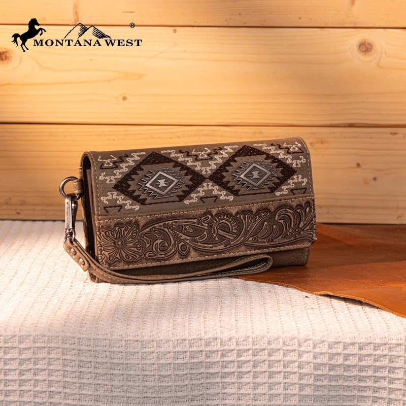 MW Embroidered Wallet ~ Khaki