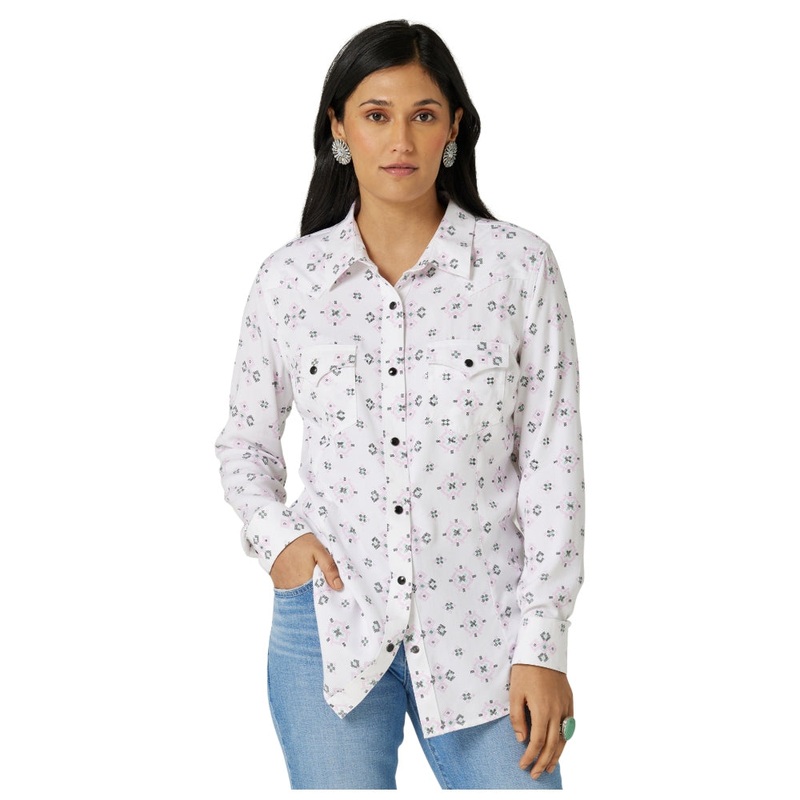112327249 Wrangler Women’s Retro Western Snap Shirt – White Print