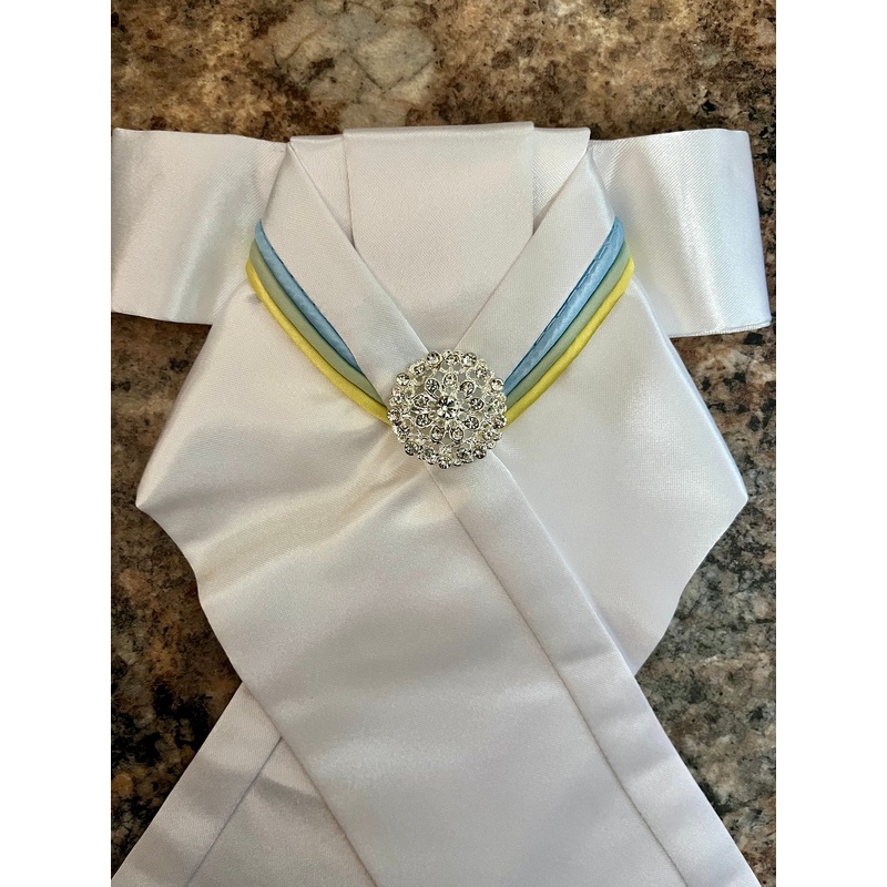 Cadenza Stock Tie~ White Pleated Center/ Light Blue Light Green Yellow “V” Piping