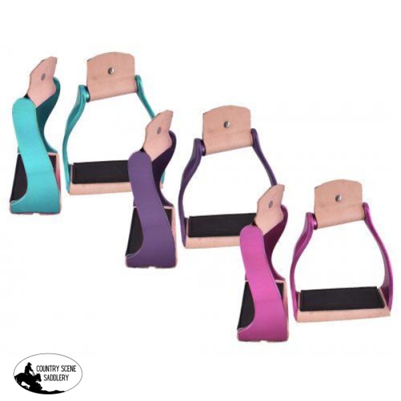 Showman Lightweight color coated twisted angled aluminum stirrups.