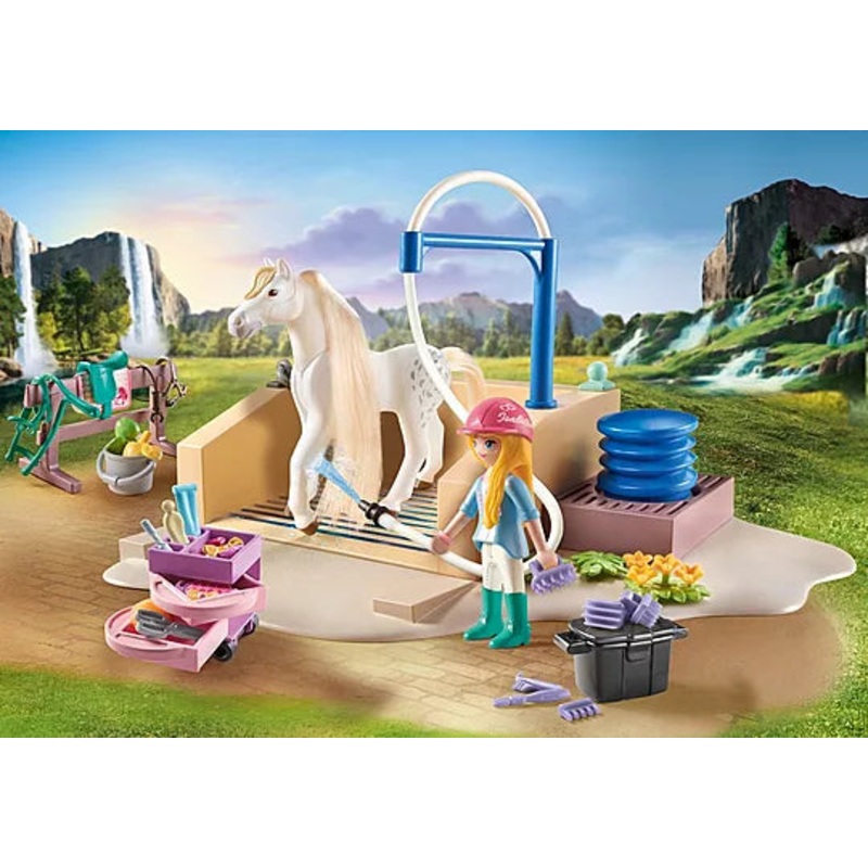 Playmobil Washing Station with Isabella and Lioness 71354