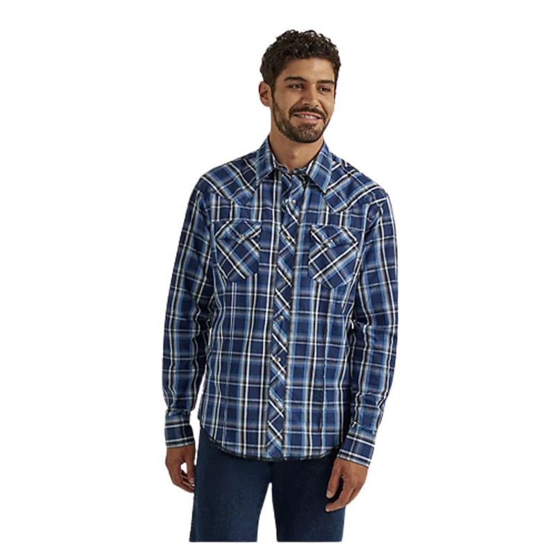 112337990 Wrangler Men’s Long Sleeve Snap Western Snap Shirt –  Berry Blue