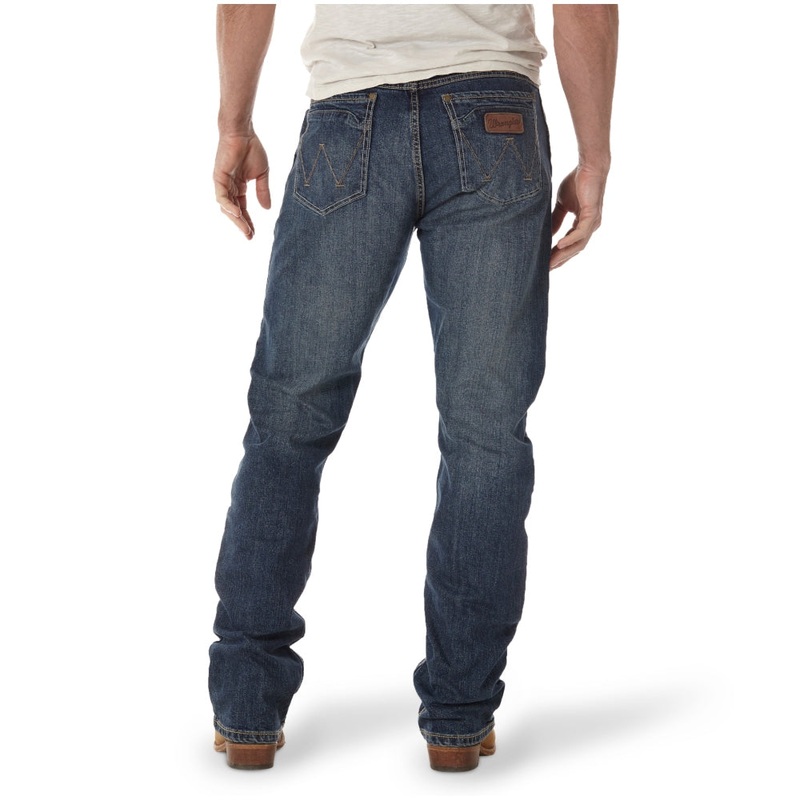WLT77LY Wrangler Men’s Retro Slim Fit Boot Cut Jean – Layton